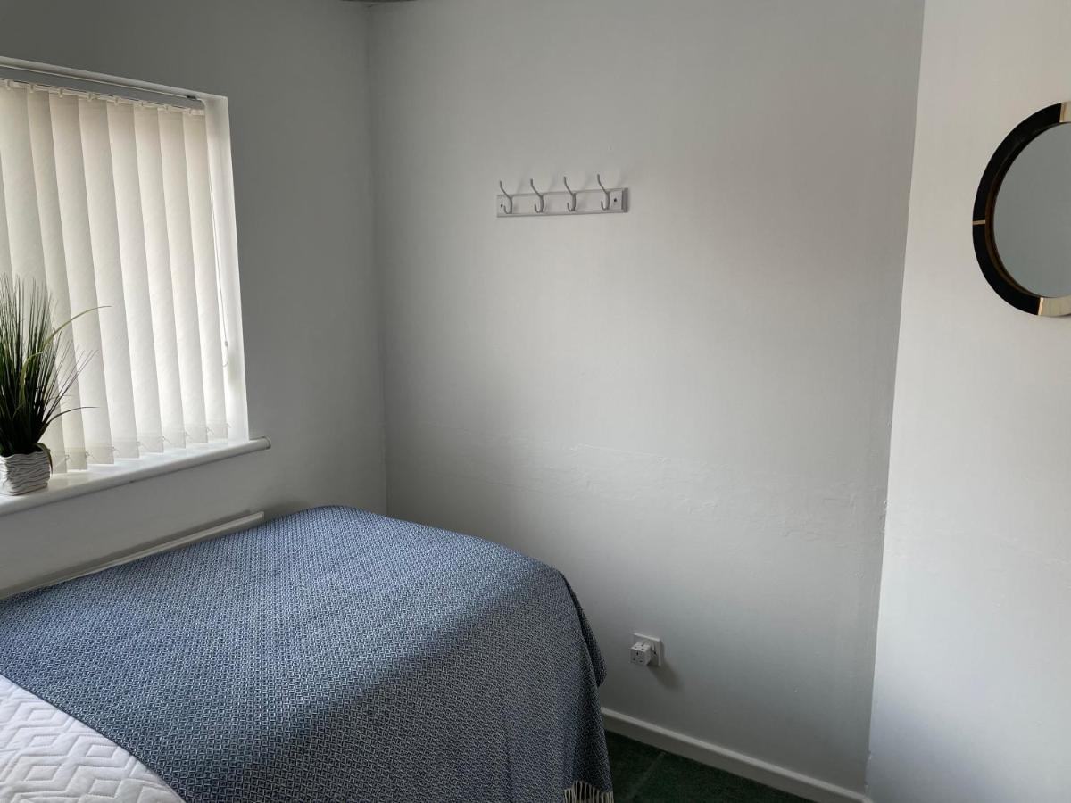 Comfortable And Spacious Superb Holiday Home In Llanelli, Dog Friendly Exterior photo